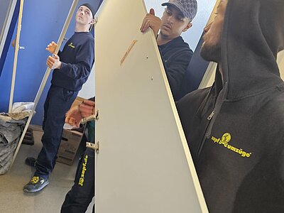 Umzug der Auszubildenden - selbst ist der Azubi